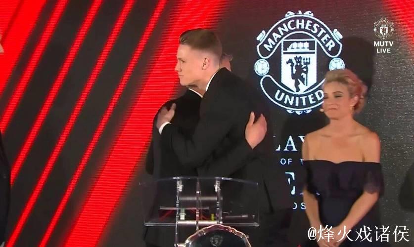 你在他乡还好吗？穆帅揭秘欧冠拿小麦球衣，在曼