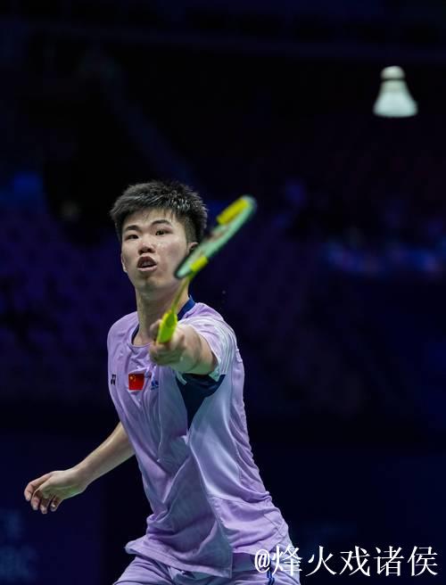 中国羽毛球大师赛：翁泓阳击败小波波夫晋级决赛