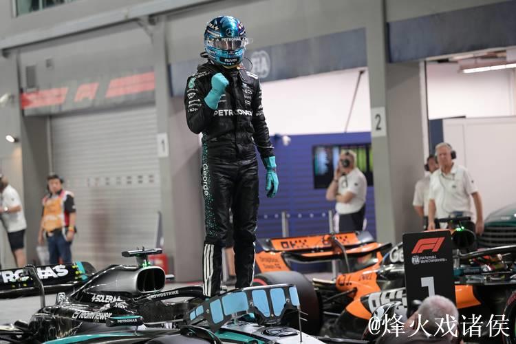 F1新加坡大奖赛：拉塞尔从杆位起步摘冠，维斯塔潘获亚军